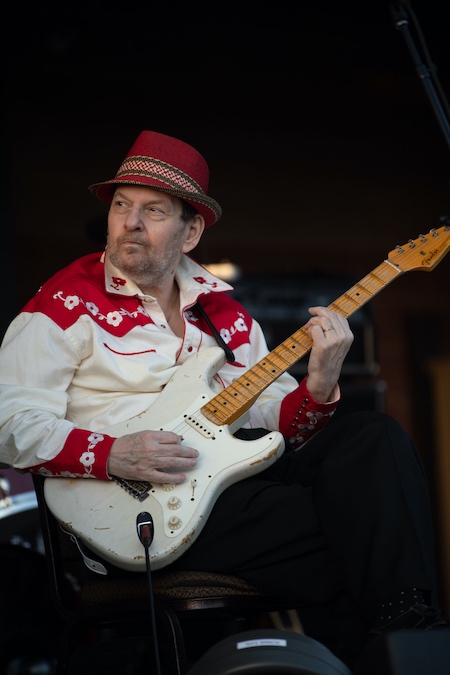 Ronnie Earl & the Broadcasters