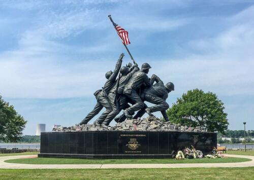 1200px-Copy_of_Marine_Corps_War_Memorial_(Iwo_Jima_flag_raising)_in_Fall_River_Massachusetts